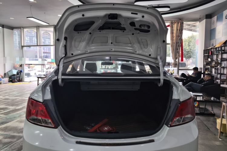 Used Hyundai Verna (older generation) 2014 1.4L Automatic Smart GLS Trunk