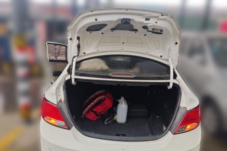 Used Hyundai Verna (older generation) 2014 1.4L Automatic Fashion GS Model Trunk