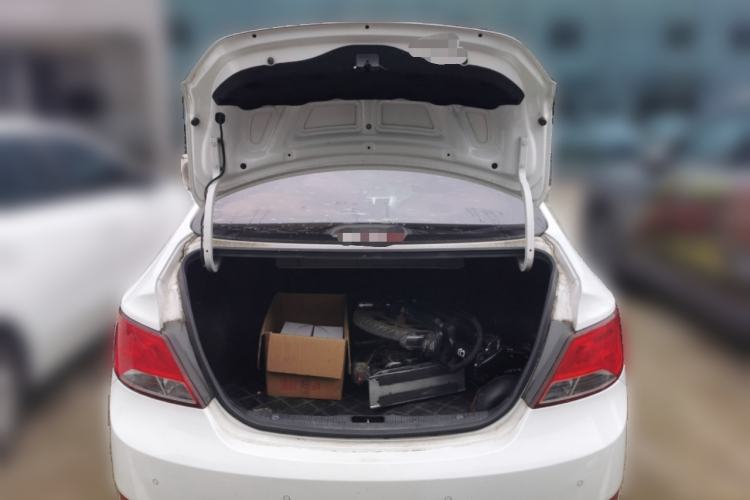 Used Hyundai Verna (older generation) 2014 1.4L Manual Smart GLS Trim Trunk