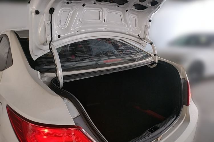 Used Hyundai Verna (older generation) 2014 1.4L Manual Smart GLS Trim Trunk