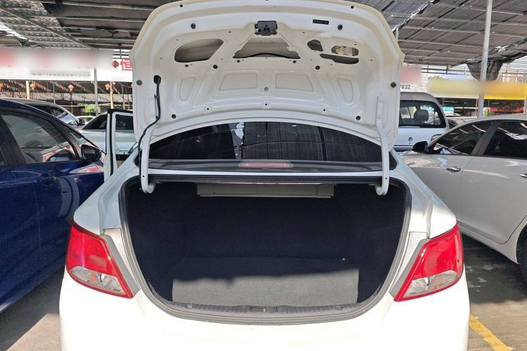 Used Hyundai Verna (older generation) 2014 1.4L Automatic Smart GLS Trunk