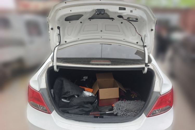 Used Hyundai Verna (older generation) 2014 1.4L Automatic Smart GLS Trunk
