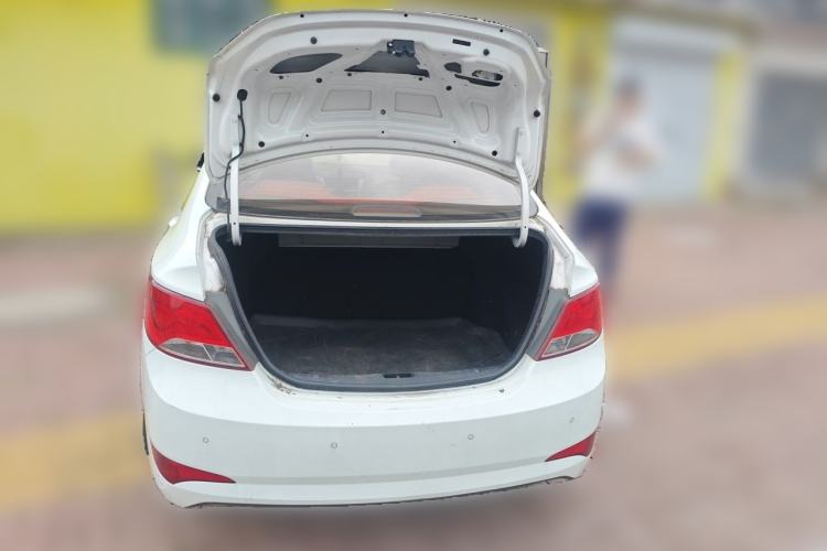 Used Hyundai Verna (older generation) 2014 1.4L Manual Smart GLS Trim Trunk