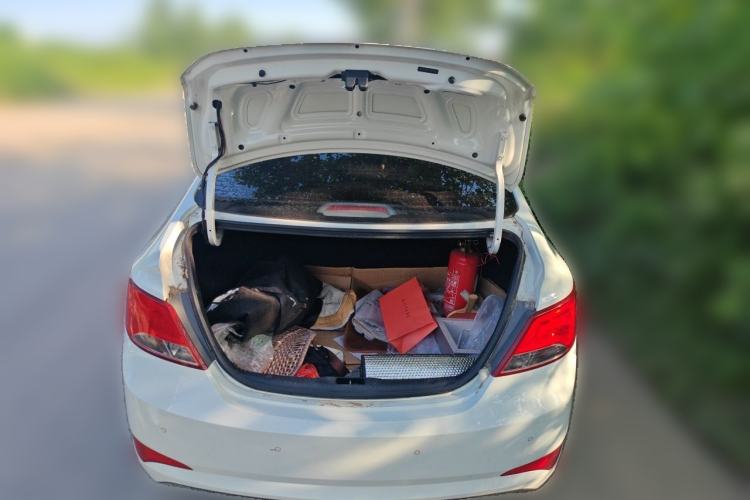 Used Hyundai Verna (older generation) 2014 1.4L Manual Smart GLS Trim Trunk