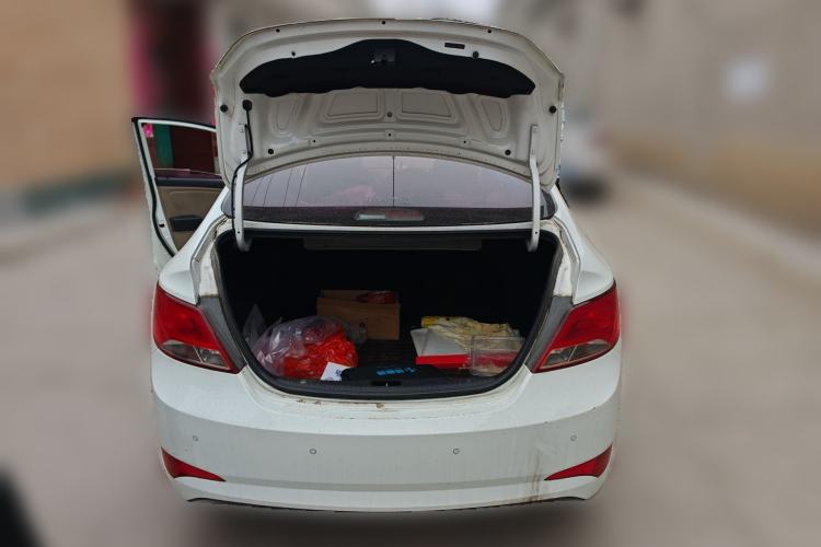 Used Hyundai Verna (older generation) 2014 1.4L Manual Smart GLS Trim Trunk