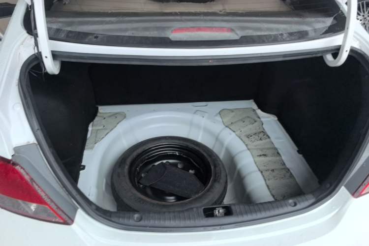 Used Hyundai Verna (older generation) 2014 1.4L Manual Smart GLS Trim Trunk