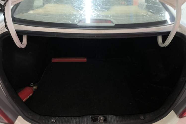 Used Hyundai Verna (older generation) 2014 1.4L Manual Smart GLS Trim Trunk