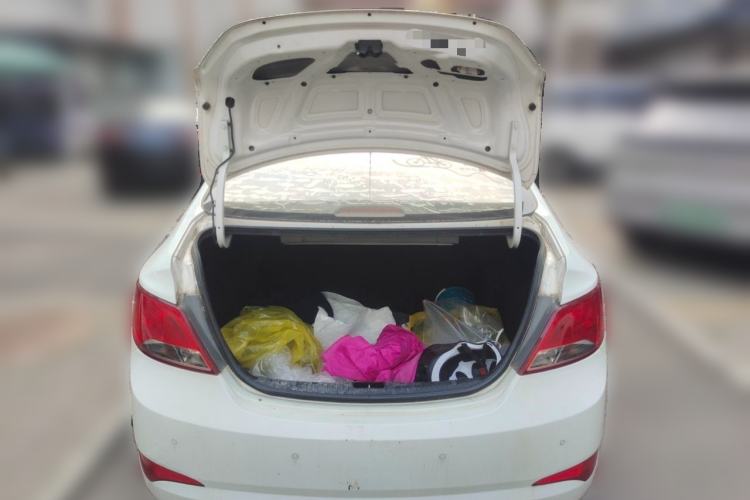 Used Hyundai Verna (older generation) 2014 1.4L Manual Smart GLS Trim Trunk