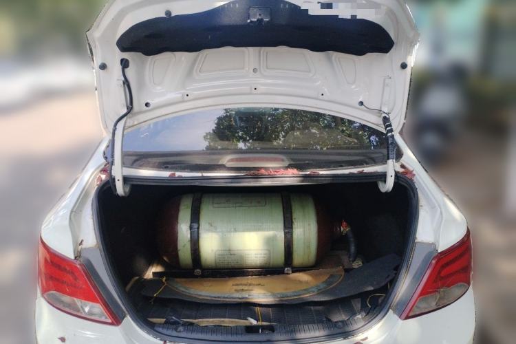 Used Hyundai Verna (older generation) 2014 1.4L Manual Top-Tier Model TOP Trunk