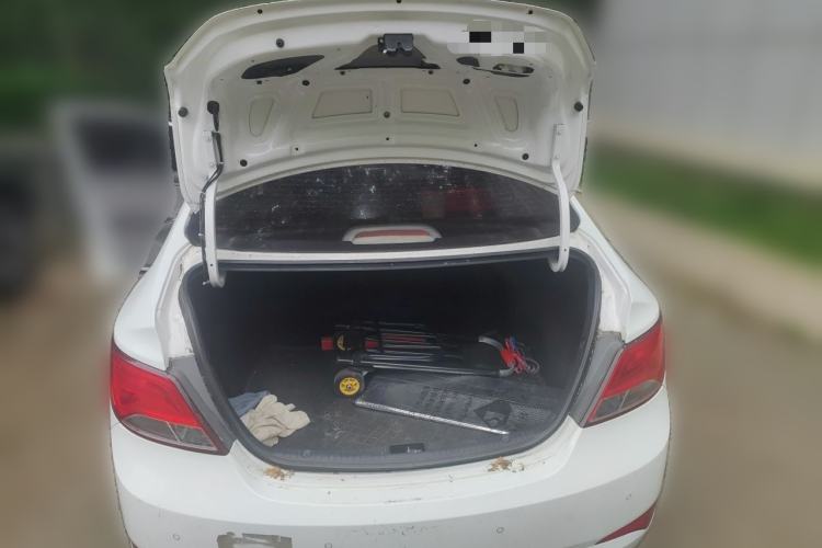 Used Hyundai Verna (older generation) 2014 1.4L Manual Smart GLS Trim Trunk