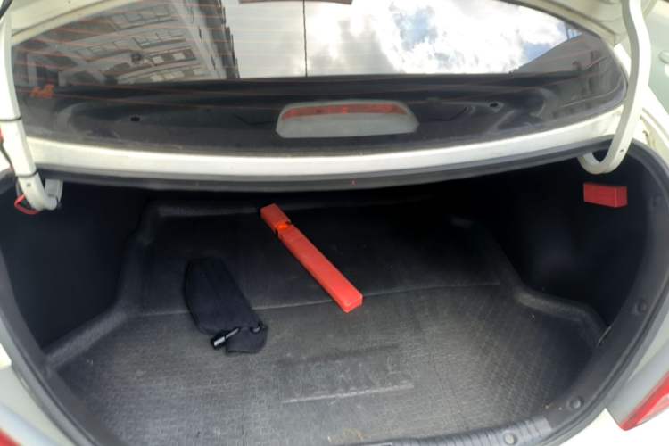 Used Hyundai Verna (older generation) 2014 1.4L Automatic Smart GLS Trunk