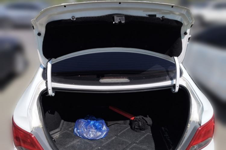 Used Hyundai Verna (older generation) 2014 1.4L Manual Smart GLS Trim Trunk