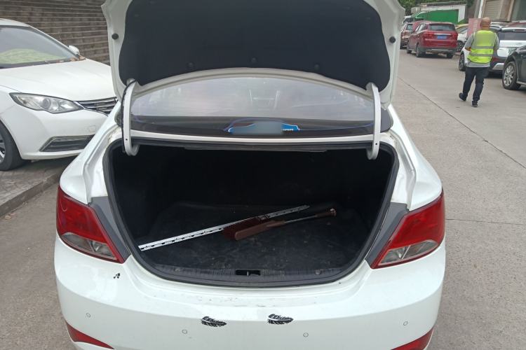 Used Hyundai Verna (older generation) 2014 1.4L Manual Smart GLS Trim Trunk
