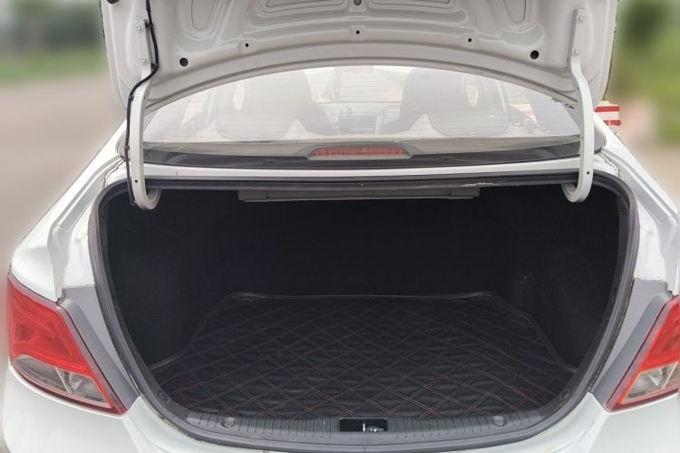 Used Hyundai Verna (older generation) 2014 1.4L Automatic Smart GLS Trunk