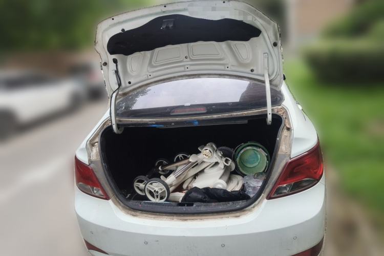 Used Hyundai Verna (older generation) 2014 1.4L Automatic Smart GLS Trunk