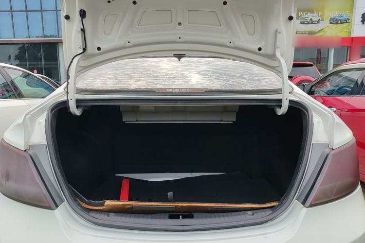 Used Hyundai Verna (older generation) 2014 1.4L Manual Smart GLS Trim Trunk