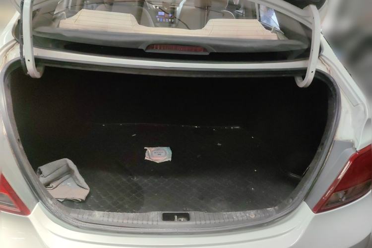 Used Hyundai Verna (older generation) 2014 1.4L Manual Smart GLS Trim Trunk