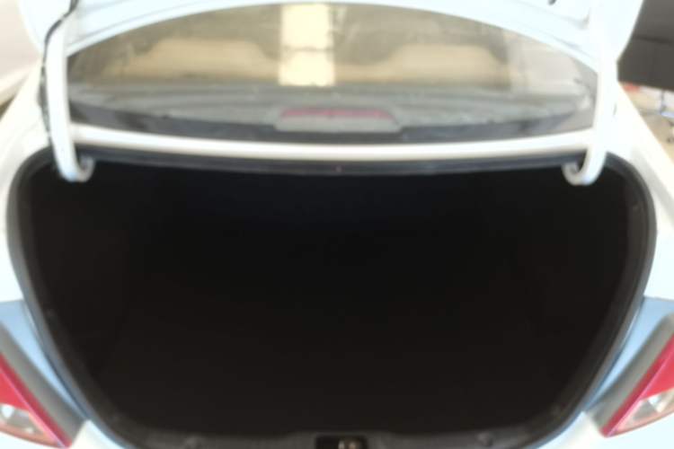 Used Hyundai Verna (older generation) 2014 1.4L Manual Smart GLS Trim Trunk