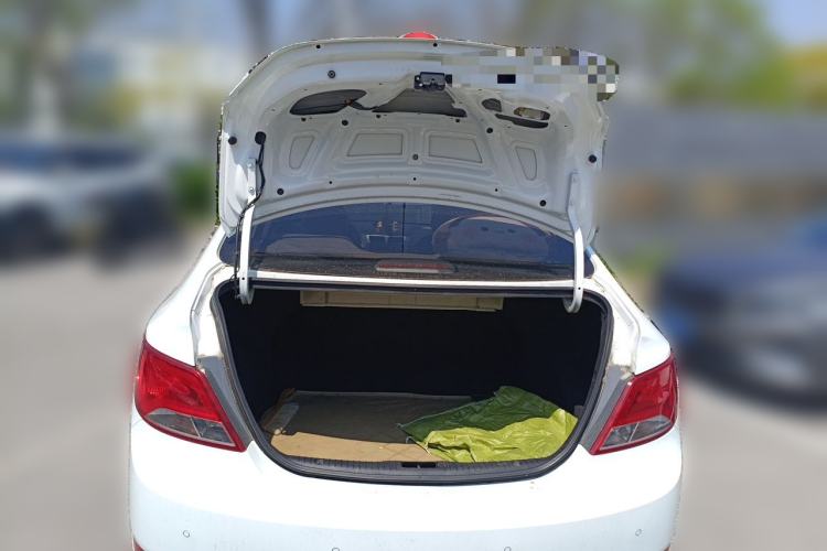 Used Hyundai Verna (older generation) 2014 1.4L Automatic Fashion GS Model Trunk