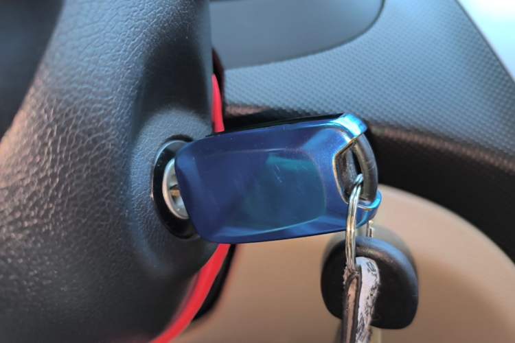 Used Hyundai Verna (older generation) 2014 1.4L Manual Smart GLS Trim Vehicle Key