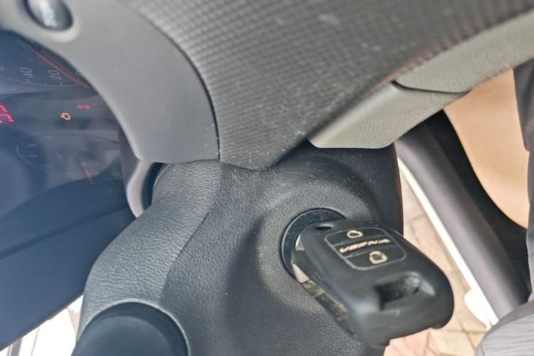 Used Hyundai Verna (older generation) 2014 1.4L Manual Smart GLS Trim Vehicle Key