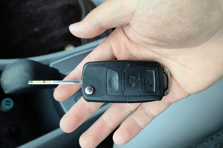 Used Hyundai Verna (older generation) 2014 1.4L Automatic Smart GLS Vehicle Key
