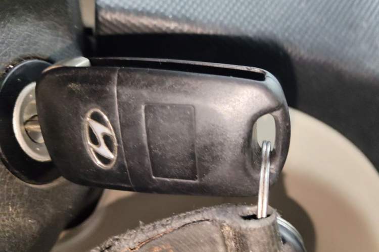 Used Hyundai Verna (older generation) 2014 1.4L Automatic Smart GLS Vehicle Key