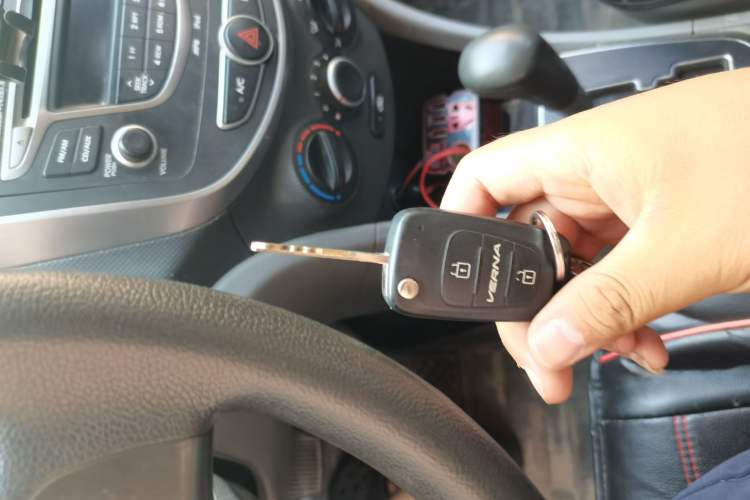 Used Hyundai Verna (older generation) 2014 1.4L Automatic Fashion GS Model Vehicle Key