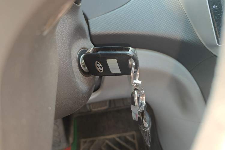 Used Hyundai Verna (older generation) 2014 1.4L Automatic Smart GLS Vehicle Key
