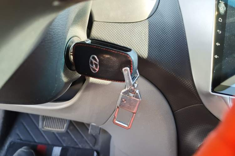 Used Hyundai Verna (older generation) 2014 1.4L Automatic Smart GLS Vehicle Key