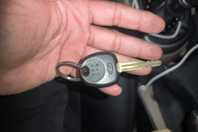 Used Hyundai Verna (older generation) 2014 1.4L Manual Smart GLS Trim Vehicle Key