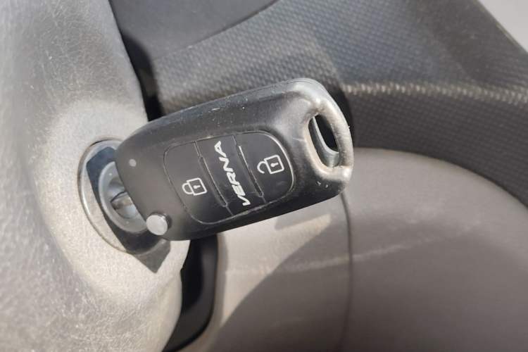 Used Hyundai Verna (older generation) 2014 1.4L Automatic Smart GLS Vehicle Key