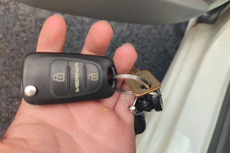 Used Hyundai Verna (older generation) 2014 1.4L Automatic Smart GLS Vehicle Key