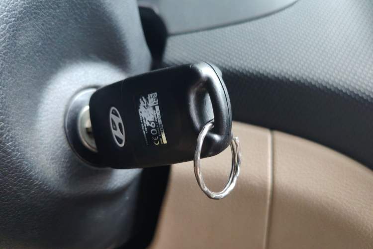 Used Hyundai Verna (older generation) 2014 1.4L Automatic Smart GLS Vehicle Key