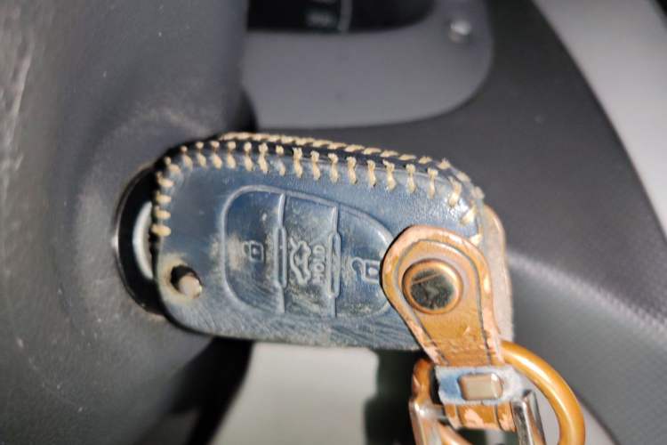 Used Hyundai Verna (older generation) 2014 1.4L Manual Smart GLS Trim Vehicle Key