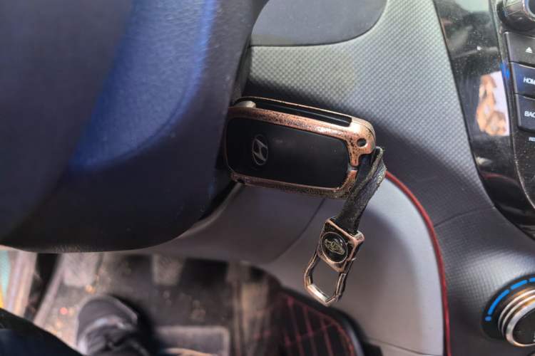 Used Hyundai Verna (older generation) 2014 1.4L Manual Smart GLS Trim Vehicle Key