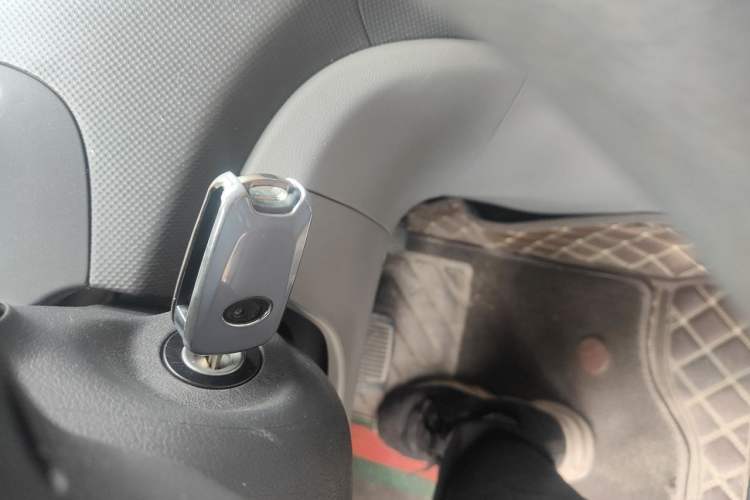 Used Hyundai Verna (older generation) 2014 1.4L Automatic Smart GLS Vehicle Key