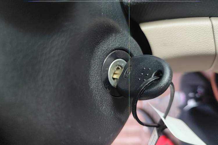 Used Hyundai Verna (older generation) 2014 1.4L Automatic Smart GLS Vehicle Key