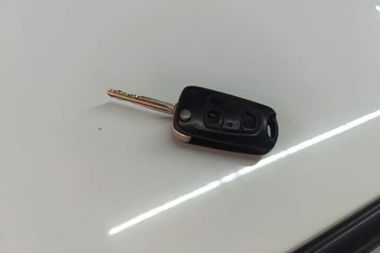 Used Hyundai Verna (older generation) 2014 1.4L Automatic Smart GLS Vehicle Key