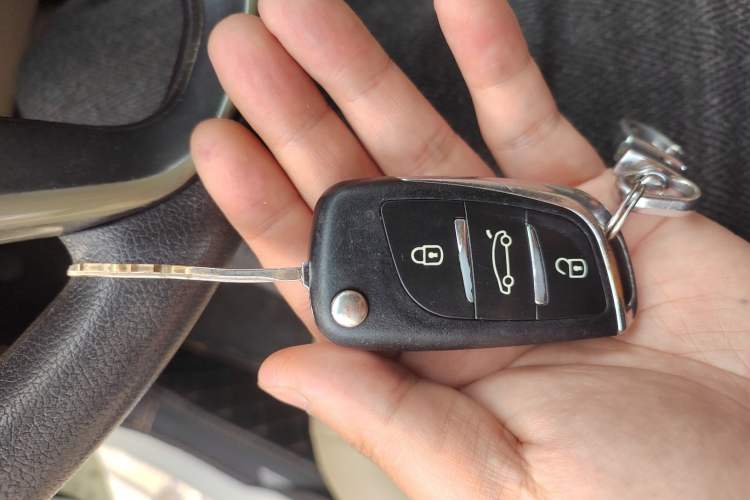 Used Hyundai Verna (older generation) 2014 1.4L Automatic Fashion GS Model Vehicle Key