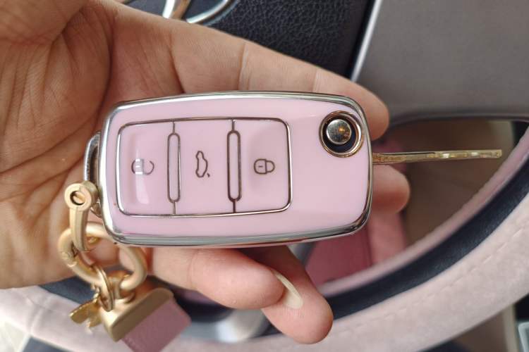 Used Hyundai Verna (older generation) 2014 1.4L Automatic Smart GLS Vehicle Key