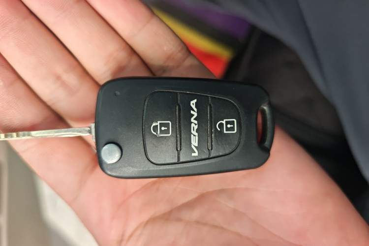 Used Hyundai Verna (older generation) 2014 1.4L Automatic Smart GLS Vehicle Key