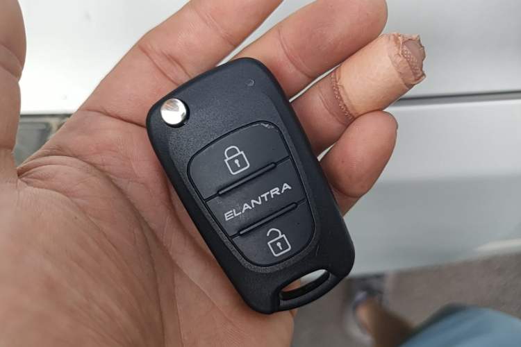 Used Hyundai Verna (older generation) 2014 1.4L Automatic Smart GLS Vehicle Key