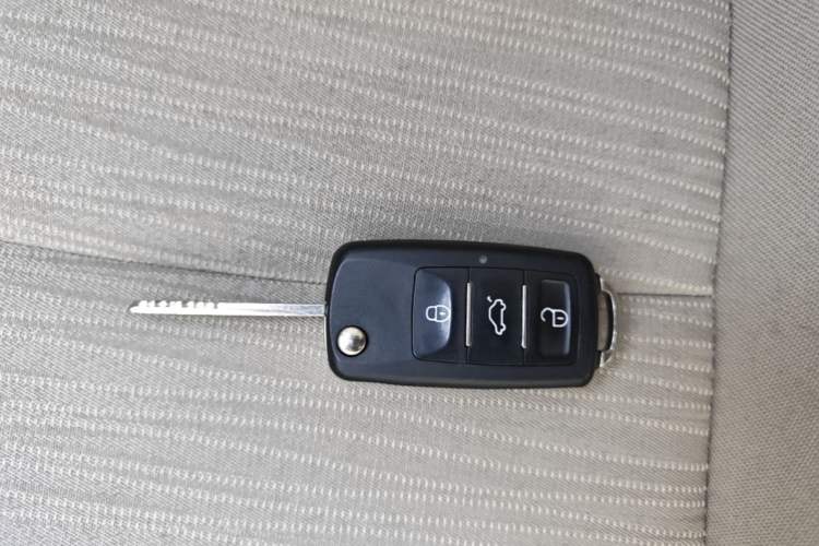 Used Hyundai Verna (older generation) 2014 1.4L Manual Smart GLS Trim Vehicle Key