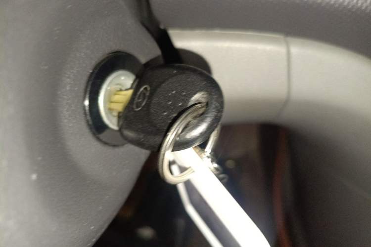 Used Hyundai Verna (older generation) 2014 1.4L Automatic Smart GLS Vehicle Key