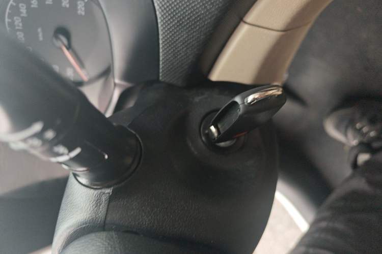 Used Hyundai Verna (older generation) 2014 1.4L Manual Smart GLS Trim Vehicle Key