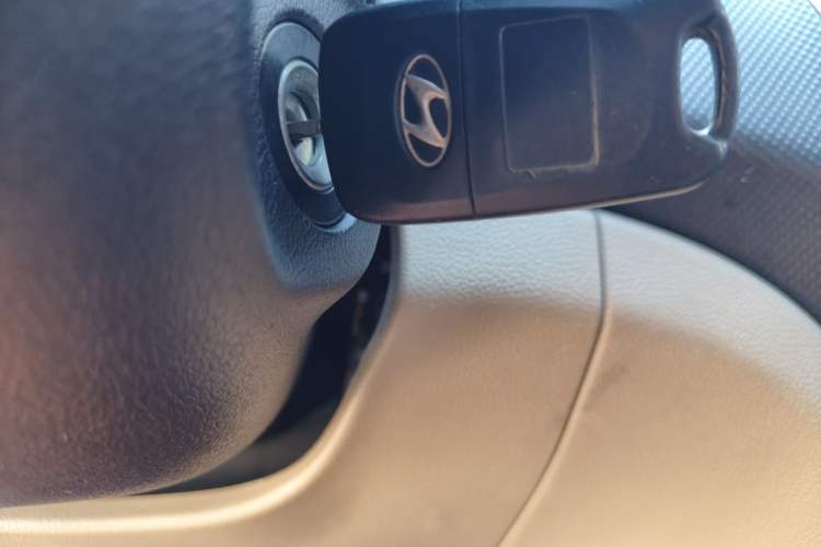 Used Hyundai Verna (older generation) 2014 1.4L Automatic Smart GLS Vehicle Key