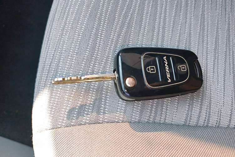 Used Hyundai Verna (older generation) 2014 1.4L Manual Smart GLS Trim Vehicle Key