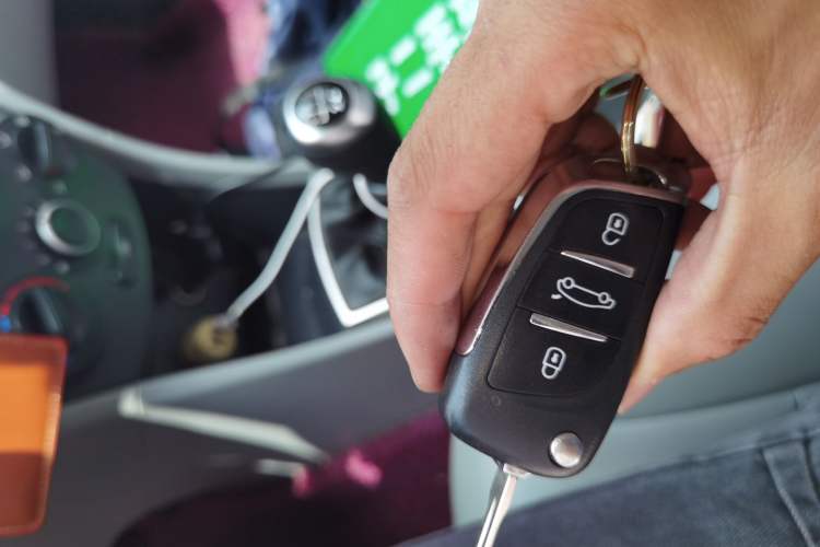 Used Hyundai Verna (older generation) 2014 1.4L Manual Smart GLS Trim Vehicle Key