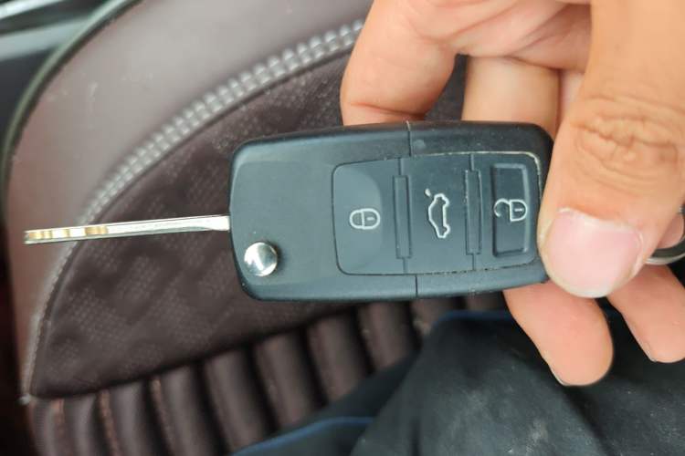 Used Hyundai Verna (older generation) 2014 1.4L Manual Smart GLS Trim Vehicle Key